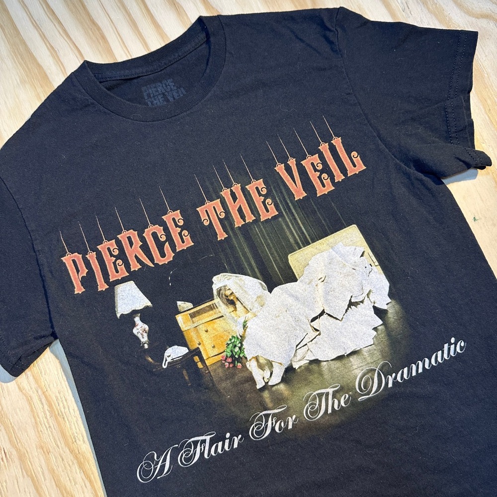 Pierce The Veil A Flair For The Dramatic Black Band Graphic T-Shirt Small